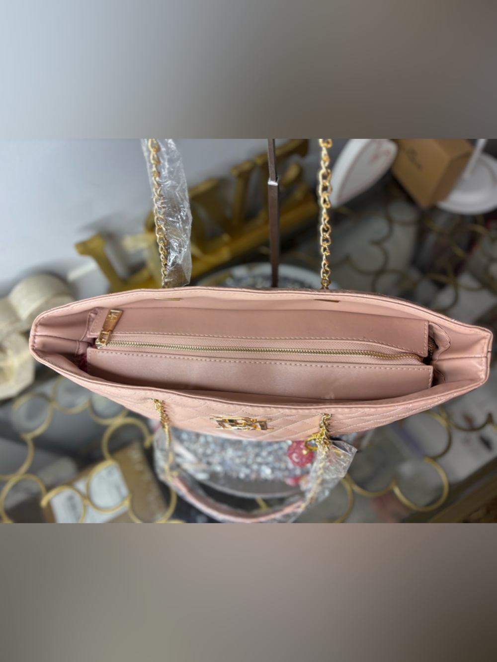 Badgley Mischka quilted chain strap tote bag in blush NWT - Picture 6 of 14
